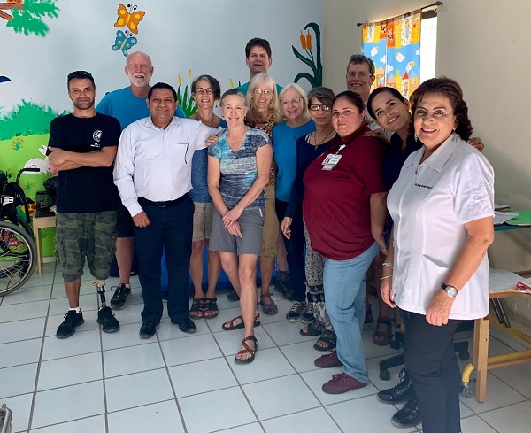 02 DIF Los Cabos y Mobilize Mankind unen esfuerzos en beneficio de niños y niñas con discapacidad motriz..jpg