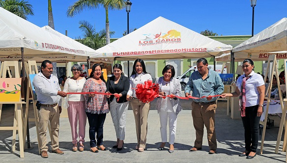 Mujeres Construyendo.JPG
