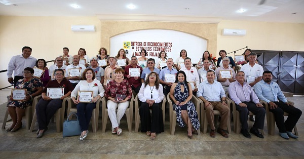 01 Reconocen y rinden homenaje a Forjadores de la Educación del Municipio de Los Cabos ..