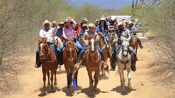 05 Realizan Cabalgata por las Fiestas Tradicionales de Caduaño