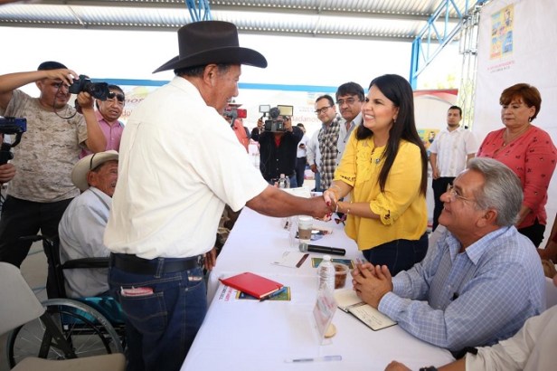 _01 Apoya alcaldesa Armida Castro a productores locales para su promoción turística   12.jpeg