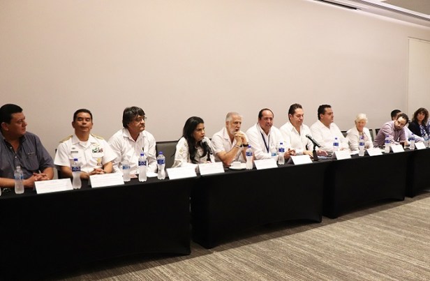 01 Gobierno Municipal y Asociacion de Cruceros acuerdan reactivar arribos al Puerto d.jpg