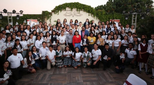 02 Jóvenes que inspiren a construir una nueva y mejor historia para Los Cabos- Armida Castro-...jpeg