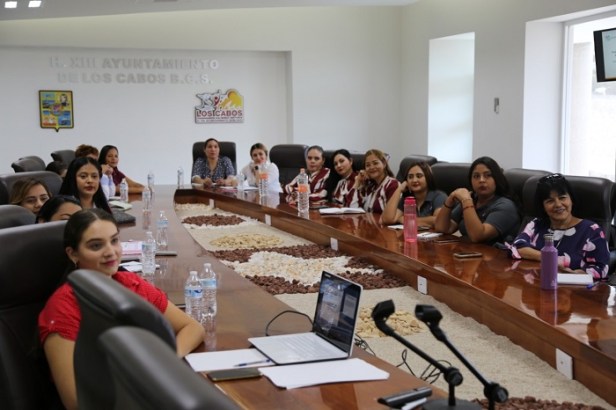 02 Servidores Públicos más capacitados para brindar atención a la ciudadanía_ Recursos Humanos1.jpeg