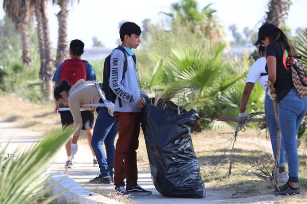 03 Gobierno, sociedad civil y comunidad estudiantil unidos por la limpieza del Estero Josefin.
