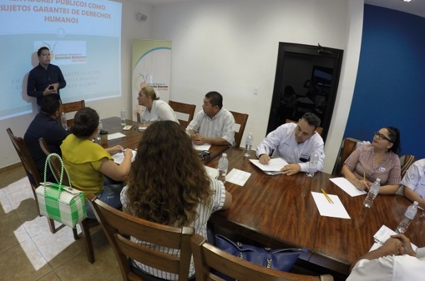 04 Capacitan a personal de OOMSAPAS en temas de Derechos Humano..JPG