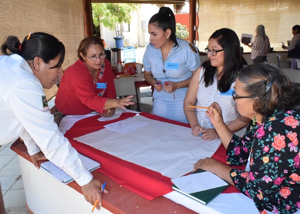 Actualización constante al personal del Instituto de las Mujeres de Los Cab