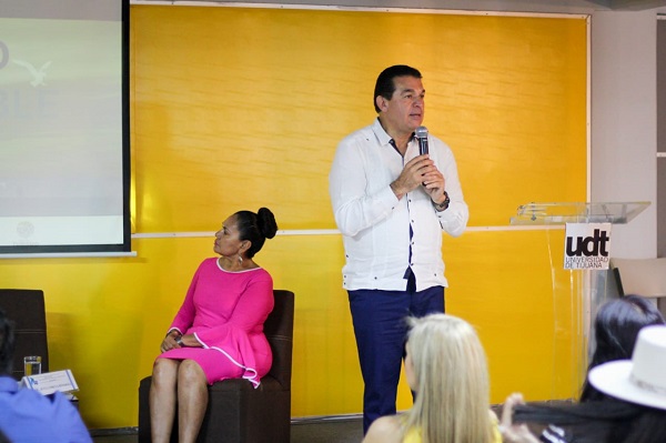 PANEL TURISMO Y EMPRESAS SUSTENTABLES (1)