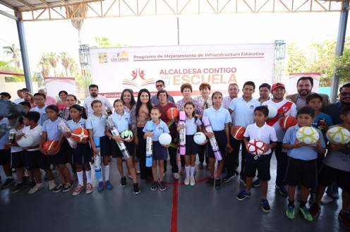 01 “Alcaldesa Contigo y en Tu Escuela” programa integral que ha beneficiado a más de mil 608 alumnos