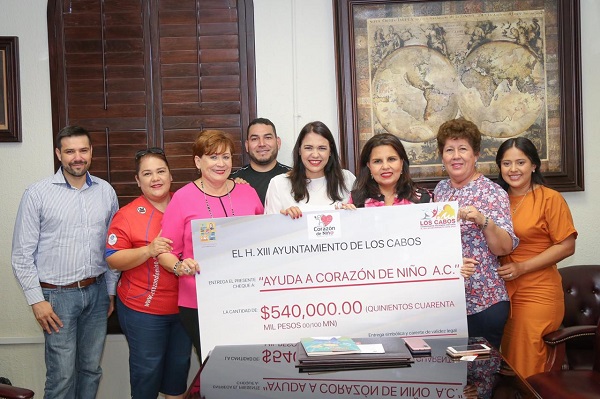 01 Se beneficia a niñas y niños con donativo del Gobierno Municipal a Fundación “Ayuda a Corazón de Niño A.C.” 1