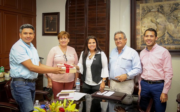02 Estrechan lazos Ayuntamiento de Los Cabos y cónsul de Guatemala en Tijuana3