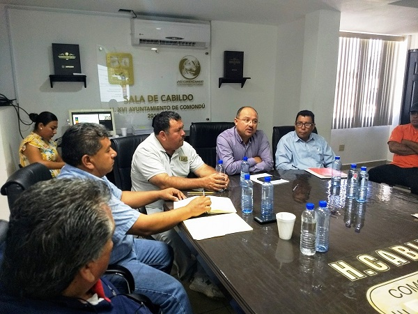 Encuentro del Alcalde Walter Valenzuela con personal del CETMAR2.jpg