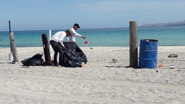 RECOLECCIÓN DE BASURA EN PLAYAS (4)