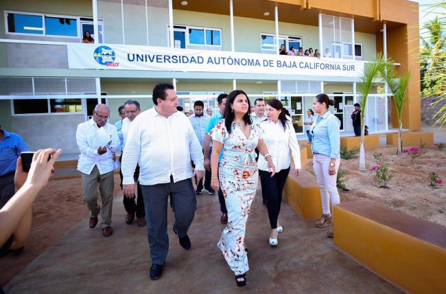 01 Celebra alcaldesa Armida Castro entrega de infraestructura educativa en Los Cabos