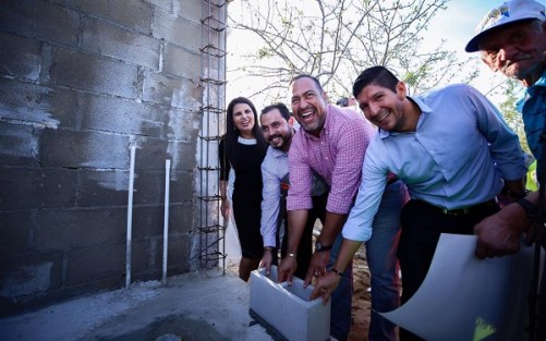 01 Como resultado de las audiencias públicas iniciarán 523 obras para el mejoramiento a la vivienda en Los Cabos.