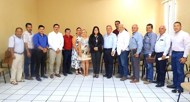 _ 01 Logra Armida Castro acuerdos con Ejido CSL para próxima pavimentación de la calle Nicolás Tamaral   1.jpeg