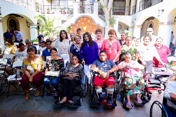 01 Más beneficios sociales para personas con discapacidad entrega Armida Castro