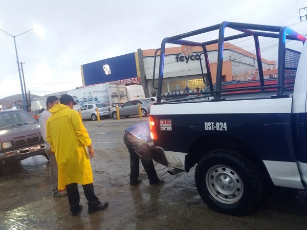 01 Policía de Los Cabo realiza labores de vigilancia ante la presencia de la Tormenta Ivo,