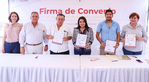 02 En beneficio del Ejido Zacatal II firma Gobierno Municipal contrato comodato en Trópico de Cáncer
