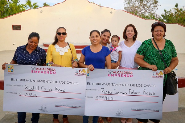 02 Entrega Gobierno de Los Cabos 64 mil pesos en apoyo a emprendedores de La Ribera