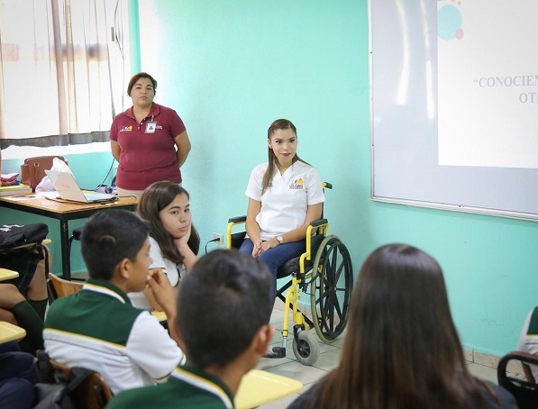 02 Gobierno Municipal continúa capacitando instituciones educativas en temas de Inclusión a Jóvenes con Discapacidad