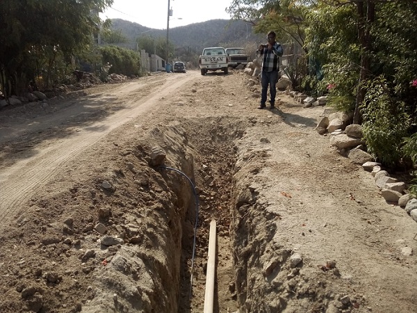 03 OOMSAPAS Los Cabos beneficia a más familias de la Comunidad De Santa Catarina ampliando Red de Agua Potable   2.jpeg