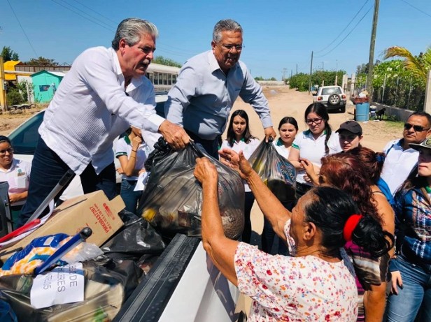 COBACH_APOYOS A COMONDÚ.JPG