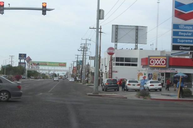 NOTIFICACIÓN A NEGOCIOS QUE OBSTRUYEN LA CICLOVÍA DEL BOULEVARD FORJADORES.jpeg
