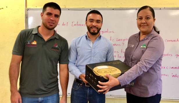 04 Alumnos de Telebachillerato son beneficiados con material educativo .jpeg