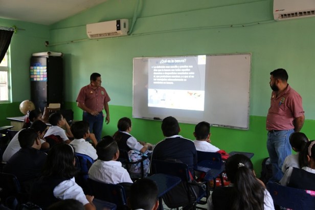04 Gobierno Municipal imparte pláticas sobre reciclaje de la basura en escuelas de Los Cabos.jpeg