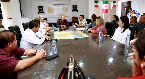 Alcalde Walter Valenzuela se reune con integrantes del SUTSPEMIDBCS3