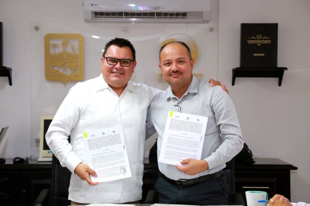 Firman convenio de colaboración interinstitucional ITAI y Ayuntamiento de Comondú.JPG