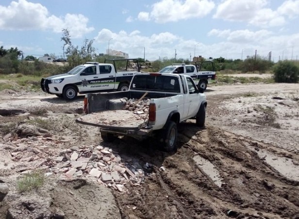 TIRA DE ESCOMBRO .jpg