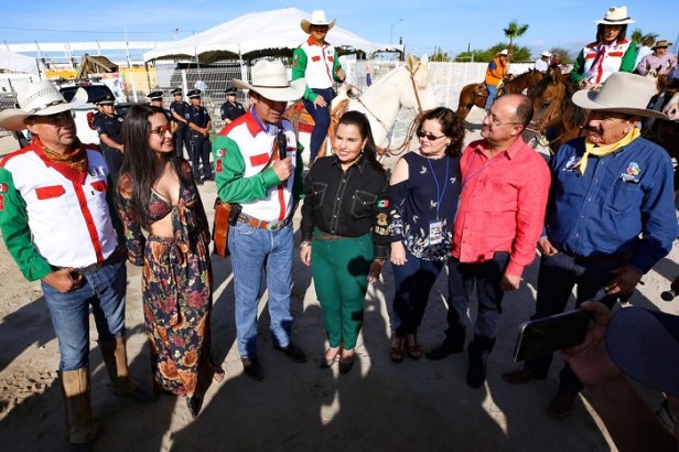 03 En honor al Santo Patrono se celebran Mañanitas, Cabalgata y Misa en Cabo San Lucas.jpeg