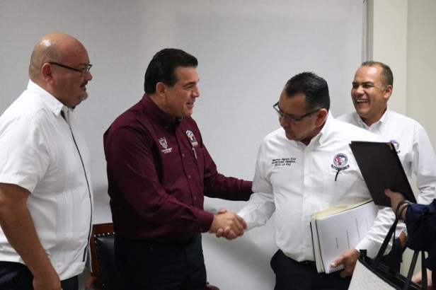 ENTREGAN PLIEGO PETITORIO DEL SINDICATO DE BURÓCRATAS SECCIÓN LA PAZ AL XVI AYUNTAMIENTO.jpeg