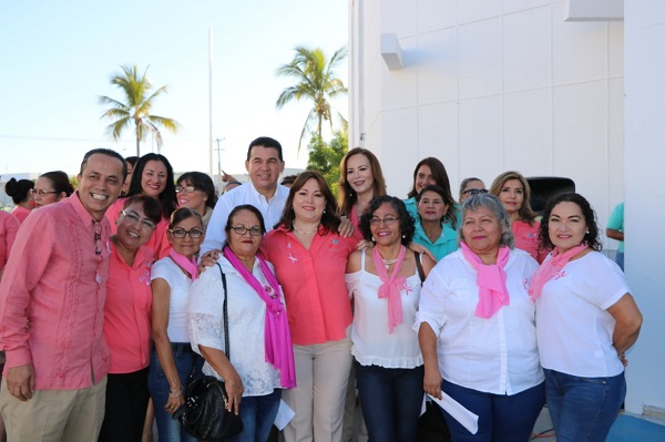 LUNES CÍVICO-CAMPAÑA DE SENSIBILIZACIÓN CONTRA EL CÁNCER DE MAMA (2)