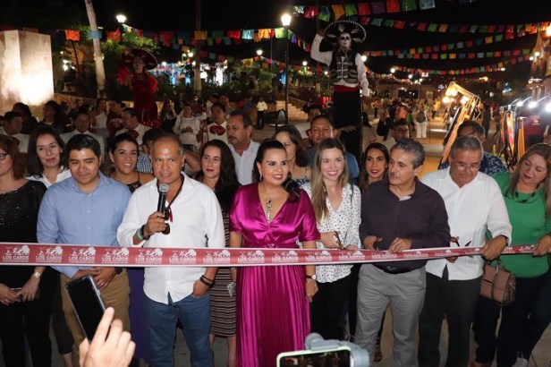 01 Gobierno municipal y empresarios de Los Cabos inauguraron el programa permanente “Viva la Plaza” en Cabo San Lucas .jpeg