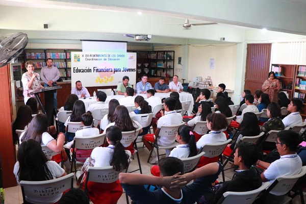 03 Gobierno Municipal inauguró el primer conversatorio “Educación Financiera para Jóvenes” en CSL