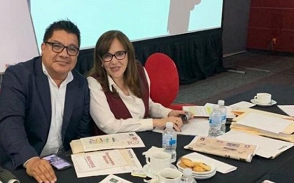 Alberto Rentería y yeidkol