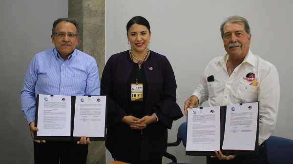 Firma de convenio (3)