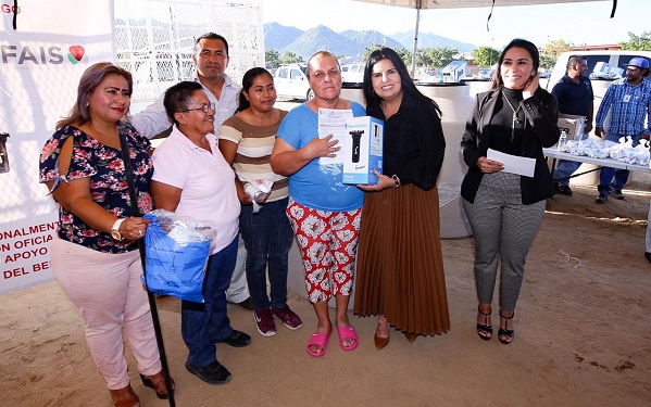 01 Con la entrega de tinacos_ antes de concluir el año se beneficiarán 1,183 familias de Los Cabos