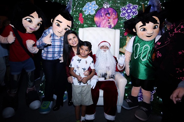 01 Gobierno Municipal te invita a disfrutar del Bazar y Árbol navideño en la Cabecera Municip