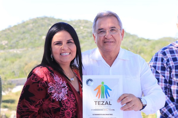 02 Entrega alcaldesa Armida Castro galardón “Ciudadano del Tez