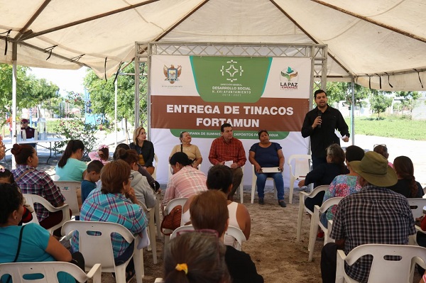 ENTREGA DE TINACOS (3)