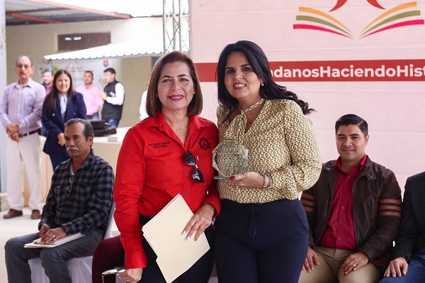 01 “Yo cumplo con mi palabra”_ mil 200 jóvenes de Vista Hermosa se ven beneficiados con el programa “Alcaldesa contigo y en tu escuela” 2