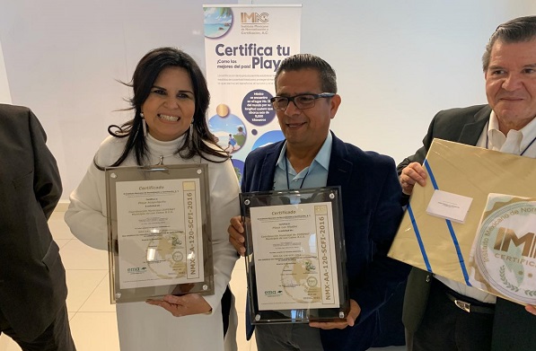 04 Recibe Armida Castro Guzmán la certificación Bandera Blanca para las playas Las Viudas y Acapulquito 1