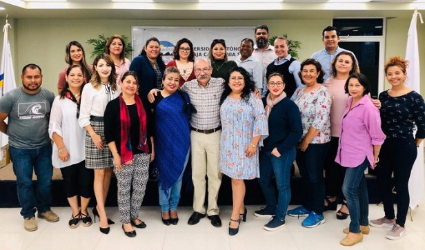 Capacitan a docentes de UABCS Los Cabos-