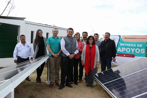 ENTREGA DE PANELES FOTOVOLTAICOS EN POZO DE ELIAS CALLES (1)