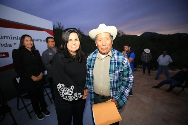 01 Armida Castro entrega apoyos a la población de la comunidad de La Candelaria 1