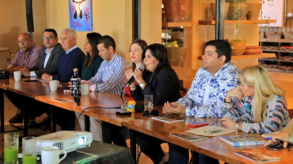 01 Por una promoción más allá de mares, oasis y campos de golf, en Los Cabos contarán con el respaldo de su Gobierno..